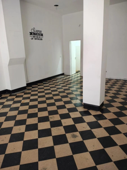 Local en Alquiler, de 150 m² con Sotano, en Charcas 2533 Barrio Noerte.