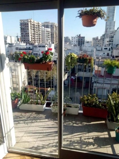 Dpto de 2 Ambientes Piso Alto, Super Luminoso, con Balcon